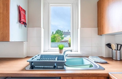 Motherwell House | Cosy 2 bed house in Motherwell