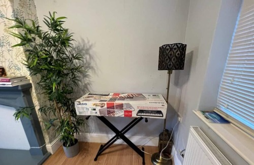 Hucknall House | Cosy 2-Bed House in Hucknall, Nottingham