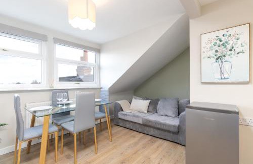 Coventry Apartment | Cosy 2 Bedroom Apt Free Parking