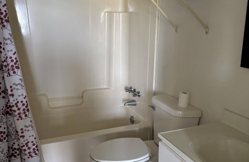 Bayside Cottage | Cosy 2 bedroom cottage.
