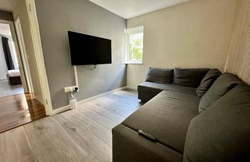 Woodberry Down Apartment | Cosy 2 bedroom Flat in Manor House
