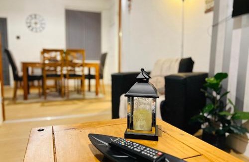 Levenshulme House | Cosy 3BDR In Levenshulme-Close To Manchester City Centre And Stockport Town- Free Parking- WiFi