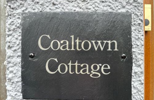 Cynonville House | Cosy 4 bed cottage with log burner, close to Gower beaches