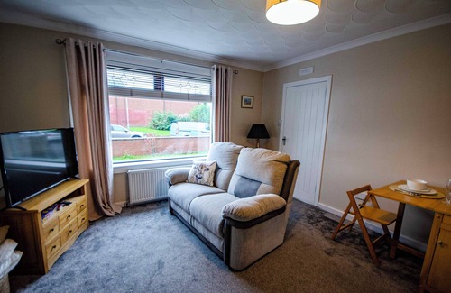 Coatbridge House | Cosy 4-bedroom home in Glenboig, near Glasgow