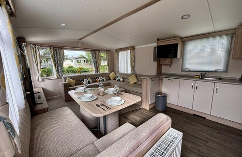 Clacton-on-Sea House | Cosy 8 berth caravan with decking and lake-views at Weeley Bridge ref 69001LV
