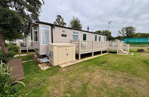 Clacton-on-Sea House | Cosy 8 berth caravan with decking and lake-views at Weeley Bridge ref 69001LV