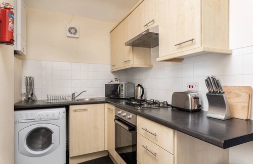 Cwmbrwla Apartment | Cosy and Comfortable Stay - Swansea