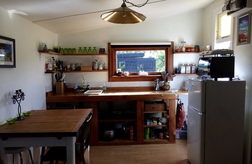 Riverton Cottage | cosy and cute self contained hut