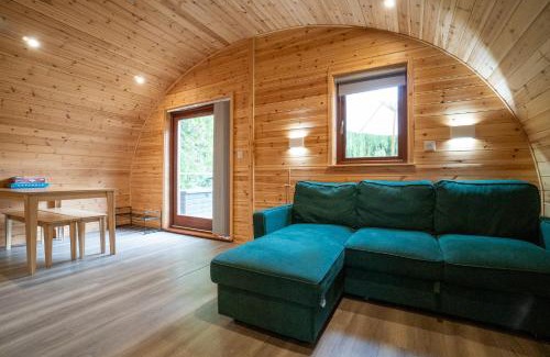 Newmarket Apartment | Cosy and eco-friendly cabins next to 16th century pub
