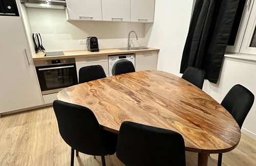 European Quarter Apartment | Cosy and quiet 6p apartment in detached house NEW Floor 1