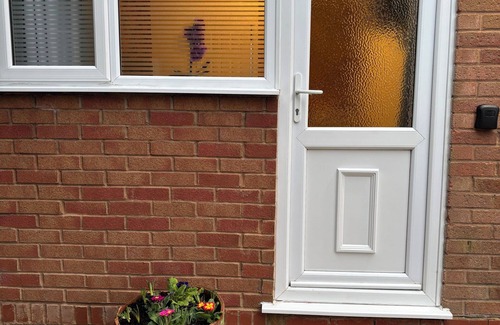 Bromsgrove Apartment | Cosy Annexe Near Park & Town