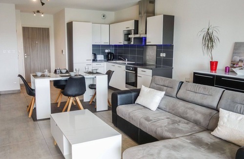 Latour-Bas-Elne Apartment | Cosy apartment for 4 guests with A/C, WIFI, TV, terrace and parking