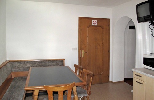 St. Valentin auf der Haide Apartment | Cosy apartment for 6 people with WIFI, TV, balcony and pets allowed