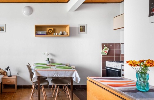 Rabyne Apartment | Cosy apartment for 5 people with WIFI, patio, pets allowed, panoramic view and parking
