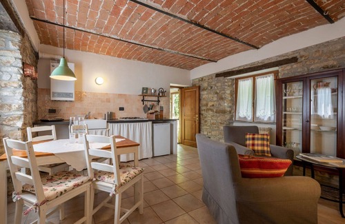 Monastero Bormida Apartment | Cosy apartment for 2 people with pool, WIFI and TV