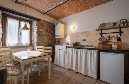 Monastero Bormida Apartment | Cosy apartment for 2 people with pool, WIFI and TV