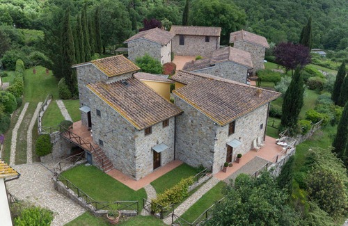 Greve in Chianti House | Cosy apartment in villa for 8 people with WIFI, pool, TV, patio and pets allowed