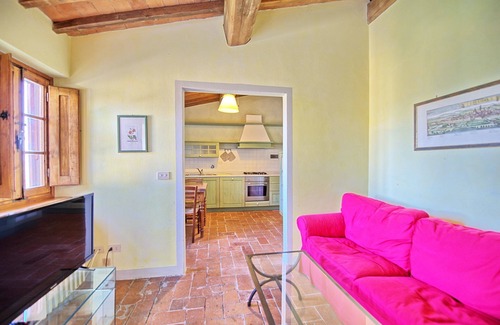 San Casciano in Val di Pesa Apartment | Cosy apartment with pool, WIFI, TV, pets allowed, panoramic view, parking, close to Greve In Chianti