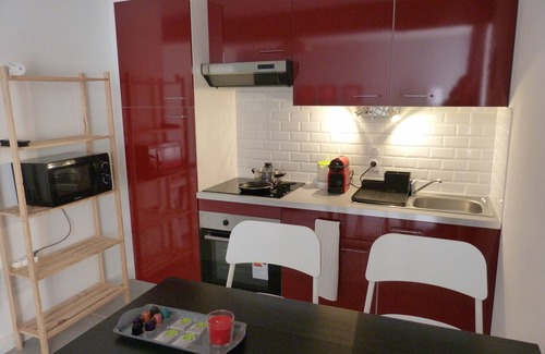 Mer Apartment | Cosy apartment 10 minutes from Chambord. Near CNPE and Mer warehouses.