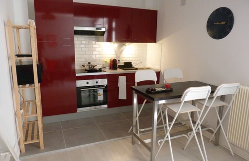 Mer Apartment | Cosy apartment 10 minutes from Chambord. Near CNPE and Mer warehouses.