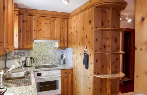 Sils-Maria Apartment | Cosy apartment for 4 people with WIFI, TV, balcony, pets allowed and parking
