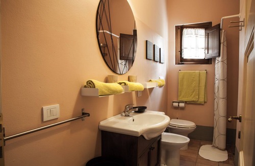 Fossombrone Other | Cosy apartment for 4 people with pool, WIFI, TV, pets allowed and parking