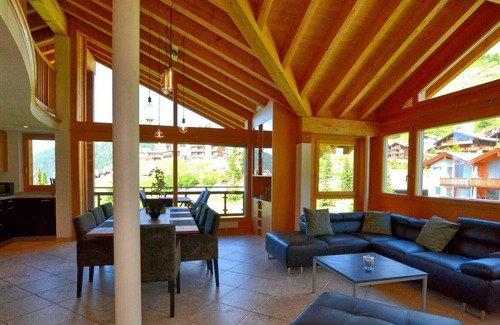 Riederalp Apartment | Cosy apartment for 10 guests with internet, TV and balcony