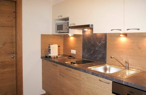 Fendels Apartment | Cosy apartment for 2 guests with WIFI, TV, balcony and parking