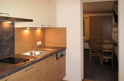 Fendels Apartment | Cosy apartment for 2 guests with WIFI, TV, balcony and parking
