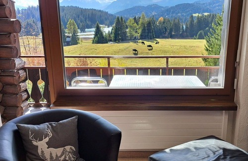 Valbella Apartment | Cosy apartment for 4 people with WIFI, TV and balcony