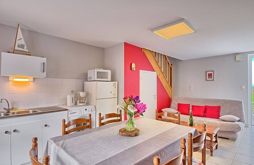 Ille-et-Vilaine Apartment | Cosy apartment for 4 people with WIFI, TV, terrace and parking