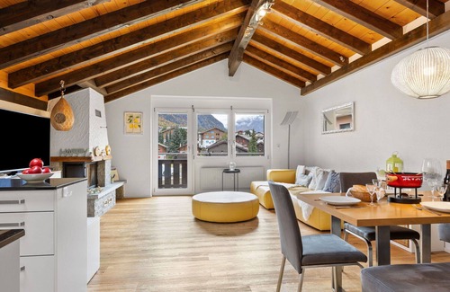 Graechen Apartment | Cosy apartment for 4 guests with WIFI, TV, balcony, panoramic view and parking