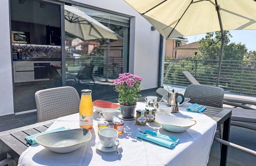 Caramagna Ligure Apartment | Cosy apartment for 4 guests with A/C, WIFI, pool, TV, terrace, pets allowed and parking