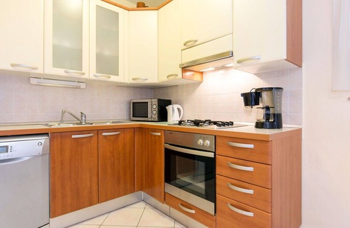 Mosenice Apartment | Cosy apartment for 4 guests with WIFI, A/C, TV, patio and parking