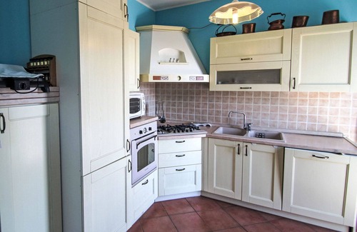 Premeno Apartment | Cosy apartment for 4 guests with TV, balcony, pets allowed and parking