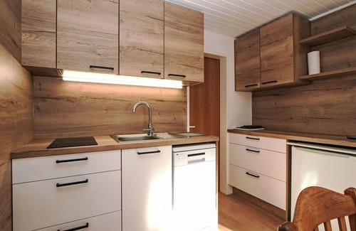 Axams Apartment | Cosy apartment for 4 guests with TV, patio, pets allowed and parking