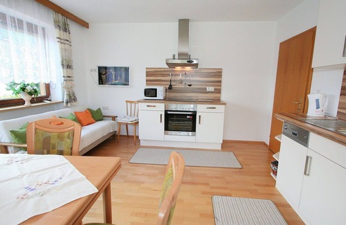 Fuegenberg Apartment | Cosy apartment for 4 guests with WIFI, TV, terrace, panoramic view and parking