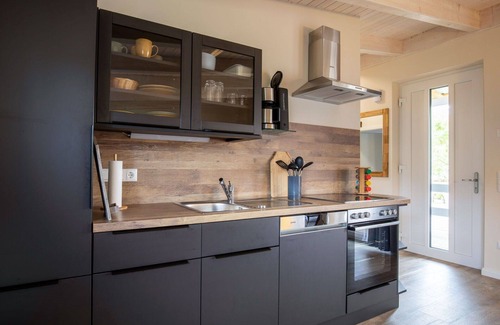 Osten Apartment | Cosy apartment for 4 guests with WIFI, TV, terrace and parking
