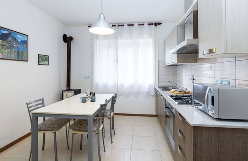 Ovaro Apartment | Cosy apartment for 4 guests with WIFI, TV and parking