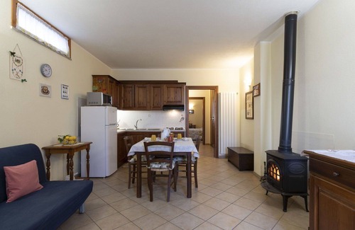 Onzo Apartment | Cosy apartment for 4 people with WIFI, TV, patio, pets allowed, panoramic view and parking