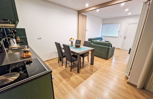 Verceia Apartment | Cosy apartment for 4 people with WIFI, TV, patio and pets allowed
