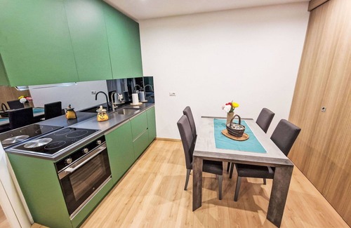 Verceia Apartment | Cosy apartment for 4 people with WIFI, TV, patio and pets allowed