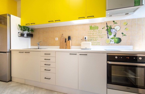 Trinajstici Apartment | Cosy apartment for 4 people with A/C, WIFI, TV and parking