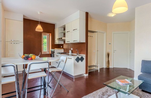 Claino Con Osteno Apartment | Cosy apartment for 4 people with WIFI, TV, balcony and parking