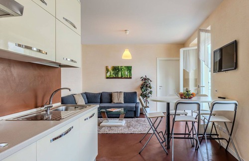 Claino Con Osteno Apartment | Cosy apartment for 4 people with WIFI, TV, balcony and parking