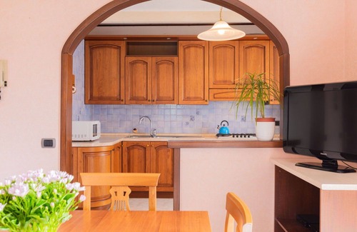 Verceia Apartment | Cosy apartment for 5 people with WIFI, TV, balcony, pets allowed and parking