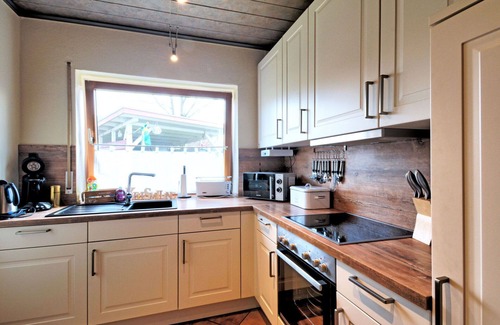 Brakel Apartment | Cosy apartment for 5 people with WIFI, TV, terrace, pets allowed and parking