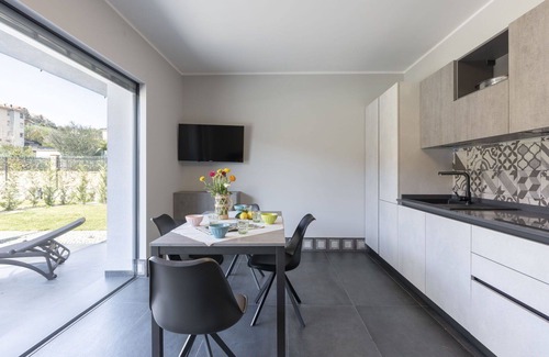 Caramagna Ligure Apartment | Cosy apartment for 6 guests with pool, A/C, WIFI, TV, terrace, pets allowed and parking