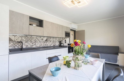 Caramagna Ligure Apartment | Cosy apartment for 6 guests with pool, A/C, WIFI, TV, terrace, pets allowed and parking