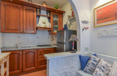 Pomonte Apartment | Cosy apartment for 6 people with A/C, WIFI, TV, terrace, pets allowed and parking
